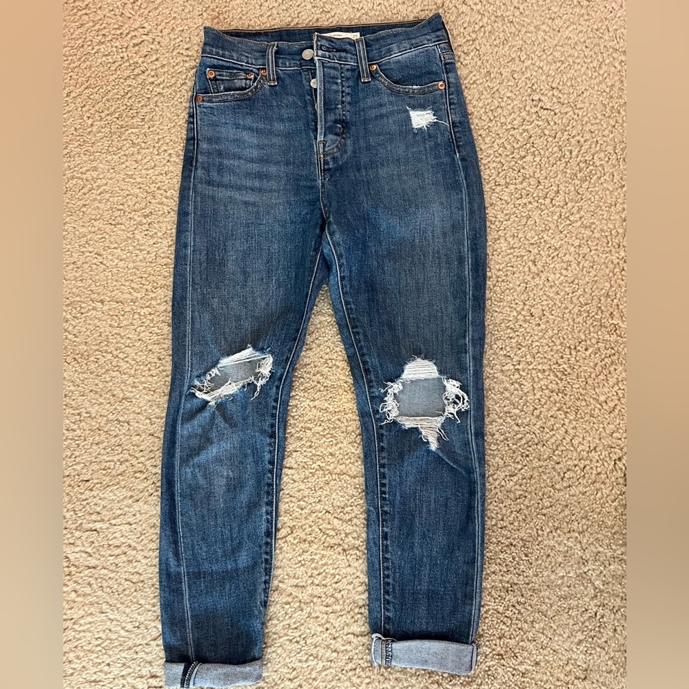 Levi’s high waisted ripped wedge skinny jeans size 25